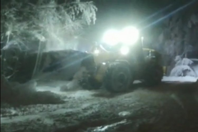 Kocaeli'nin y&uuml;kseklerinde kar yağışı etkili oldu