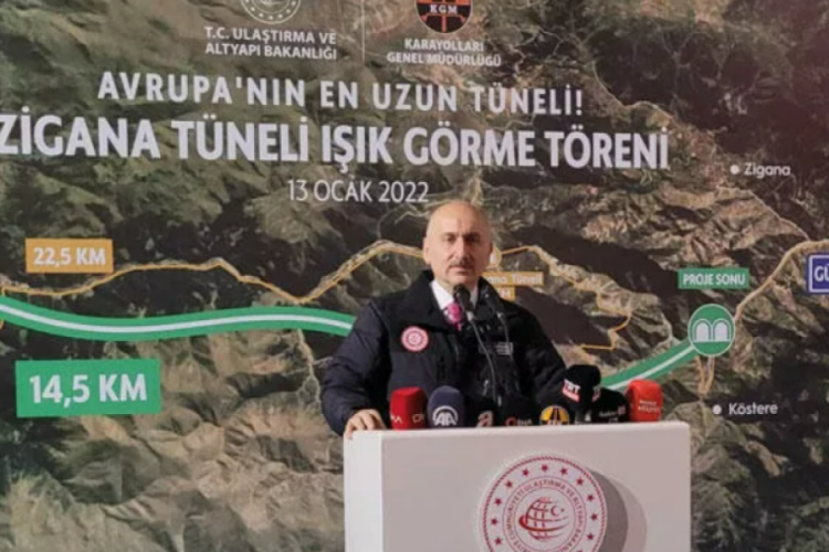 Bakan Karaismailoğlu: T&uuml;rkiye'yi şaha kaldırıyoruz