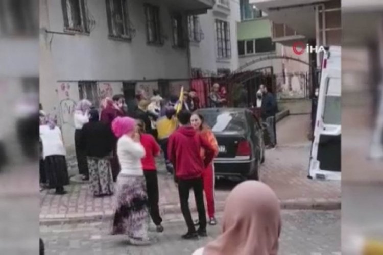 İstanbul Esenyurt'ta gencin balkondan d&uuml;şme anı kamerada