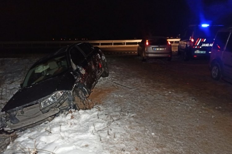 Yollar buzlandı, kazalar art arda geldi!