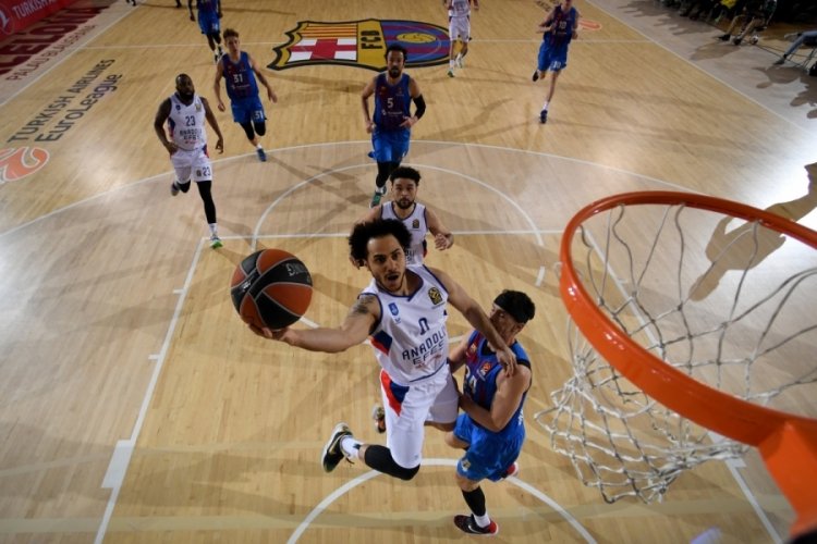 Anadolu Efes, Barcelona'ya mağlup oldu