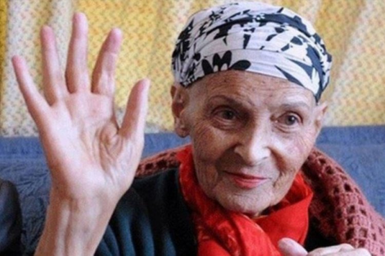T&uuml;rkan Saylan'ın adı, oturduğu evin sokağına verildi