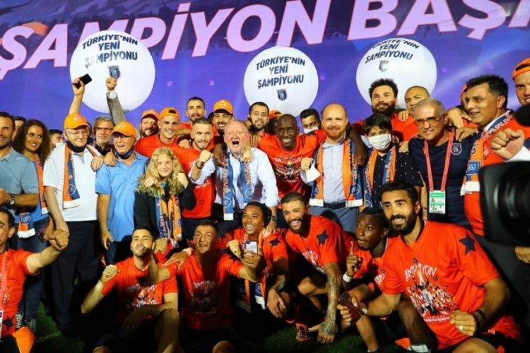 Başakşehir'de şampiyon kadrodan 7 oyuncu kaldı