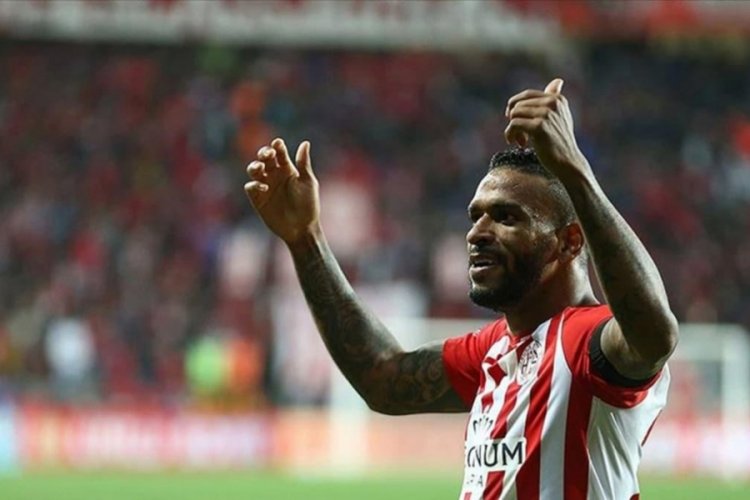 Antalyaspor ayrılığı a&ccedil;ıkladı