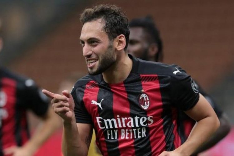 Hakan &Ccedil;alhanoğlu aralık ayının en iyi oyuncusu se&ccedil;ildi