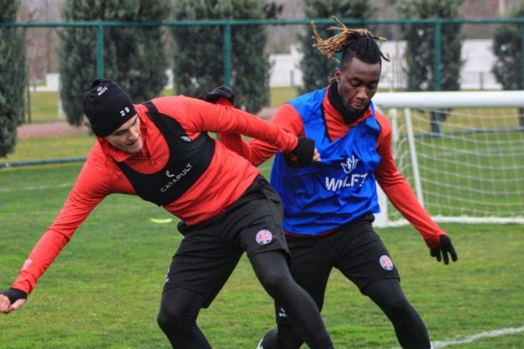Fatih Karag&uuml;mr&uuml;k'&uuml;n konuğu &Ccedil;aykur Rizespor