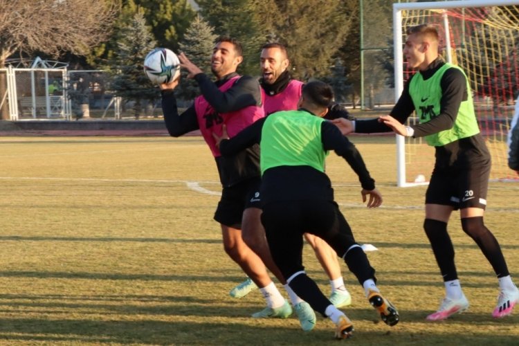 Altay, Alanyaspor karşısında &ccedil;ıkış arıyor