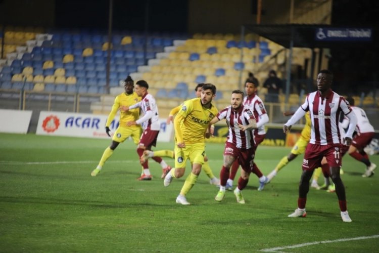 Menemenspor beraberliklerine yenisini ekledi