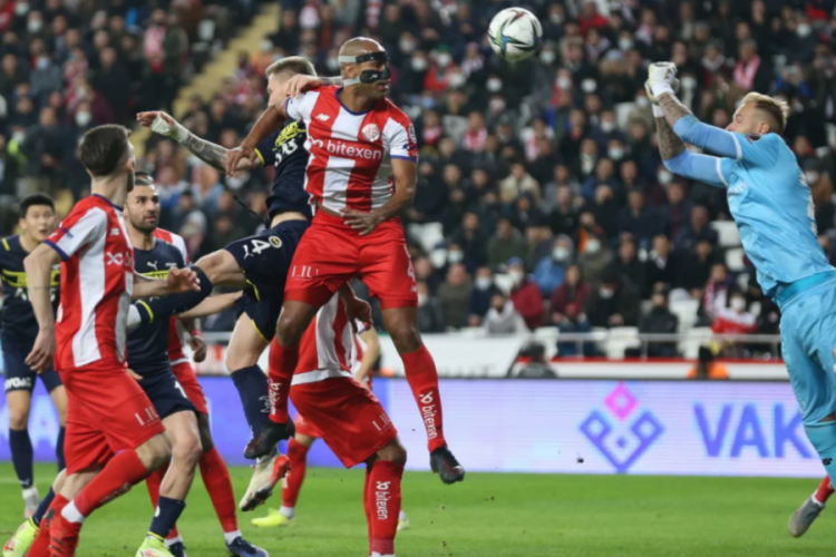 Antalyaspor - Fenerbah&ccedil;e ma&ccedil;ında kazanan &ccedil;ıkmadı