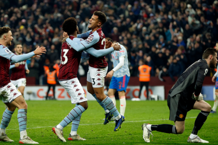 Aston Villa ile Manchester United puanları paylaştı