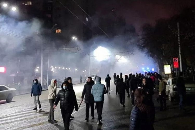 Kazakistan'da olaylar durulmuyor! Nursultan Nazarbayev'in damatları istifa etti
