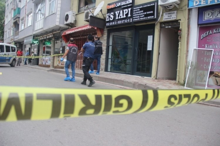 Kocaeli'de yolda karşılaştığı husumetlisini vurdu