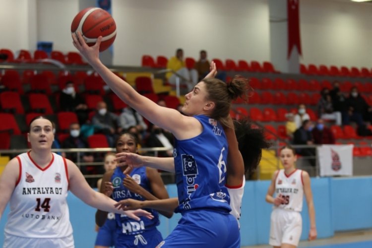 Bursa'nın İncileri Antalya'dan galibiyetle d&ouml;n&uuml;yor