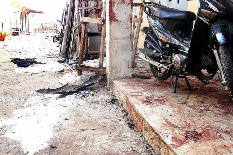 Silahlı saldırganlar k&ouml;y&uuml; bastı: 50 &ouml;l&uuml;