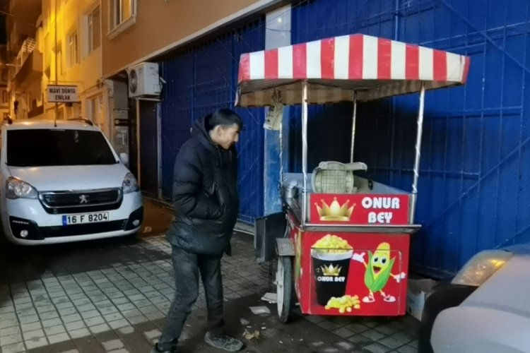 Bursa'da engelli gencin tezgahındaki malzemeler &ccedil;alındı