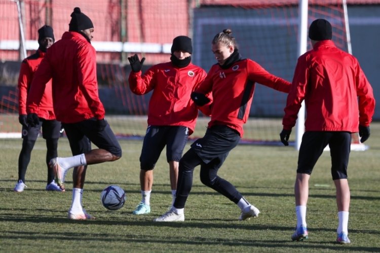 Gen&ccedil;lerbirliği, Adanaspor'u ağırlayacak