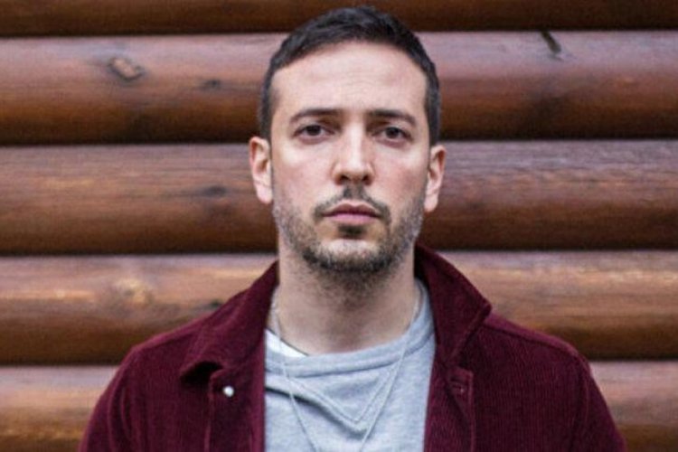 Oğuzhan Ko&ccedil;'un aracı apartmana &ccedil;arptı
