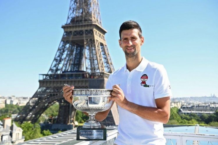 Tenis&ccedil;i Novak Djokovic'in aşı inadı rekordan edecek!