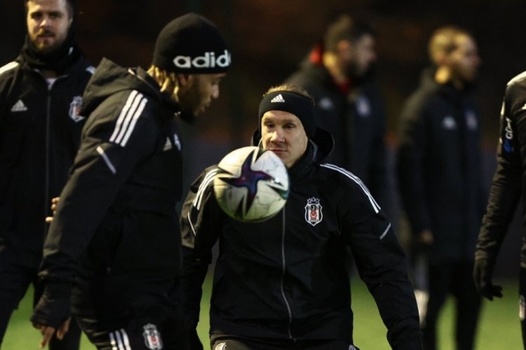 Beşiktaş, Fatih Karag&uuml;mr&uuml;k deplasmanında