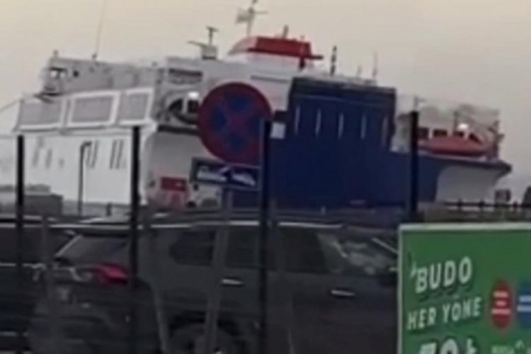 Bursa'da fırtına feribotu beşik gibi salladı!