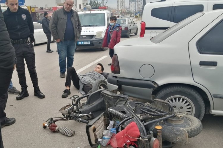 Adana'daki kazada yaralının &uuml;ş&uuml;memesi i&ccedil;in ceket &ouml;rt&uuml;ld&uuml;