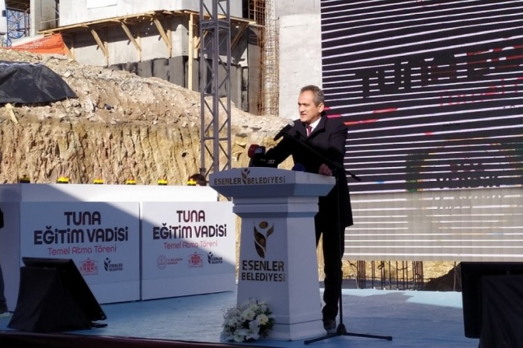 Milli Eğitim Bakanı &Ouml;zer'den &ouml;ğretmenlere "ev &ouml;devi" &ccedil;ağrısı