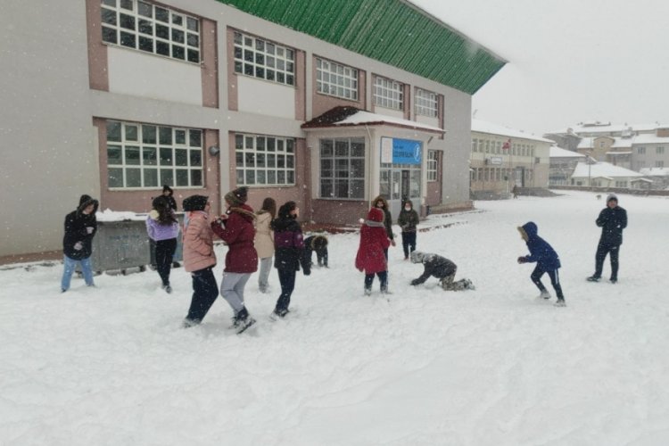 K&uuml;tahya Domani&ccedil;'te eğitime 'kar' engeli