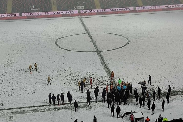 Gaziantep- Yeni Malatya ma&ccedil;ına kar engeli!