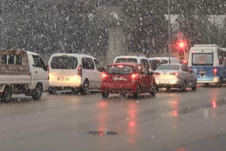Bursa'da kar yağışı etkili oldu