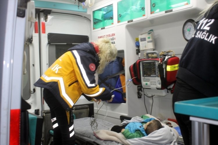 Sağlık ekipleri hastalanan bebek i&ccedil;in seferber oldu