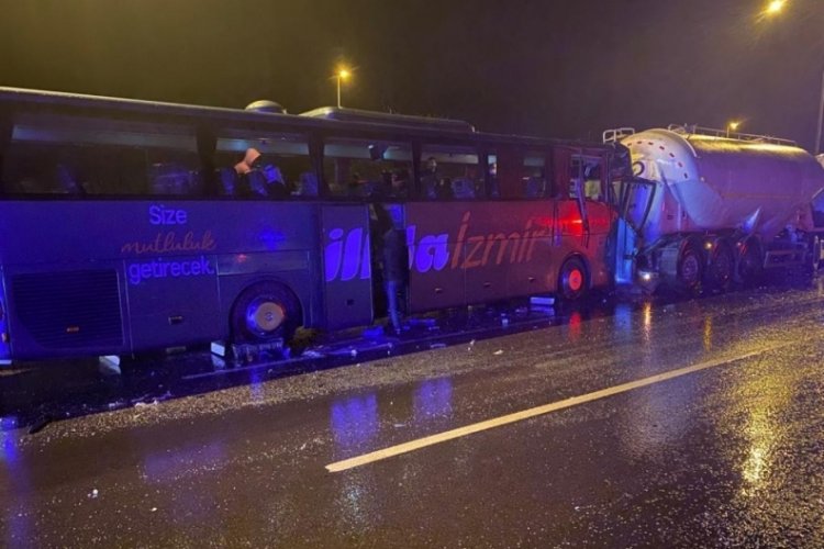 TEM'de zincirleme kaza: 13 yaralı