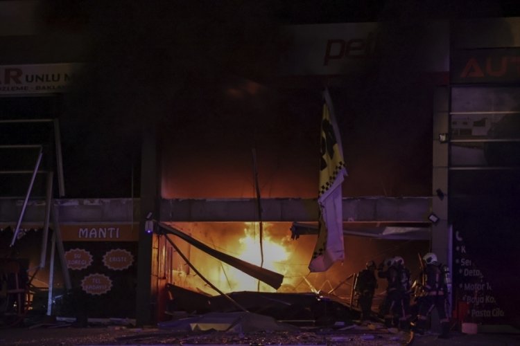 Ankara'da patlama! Onlarca d&uuml;kkan k&uuml;le d&ouml;nd&uuml;!