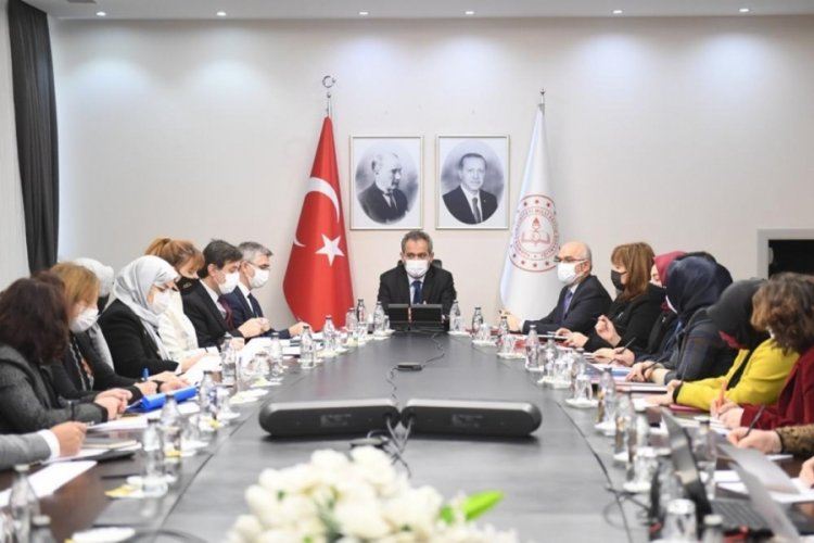 Milli Eğitim Bakanı &Ouml;zer, olgunlaşma enstit&uuml;lerinin m&uuml;d&uuml;rleriyle buluştu