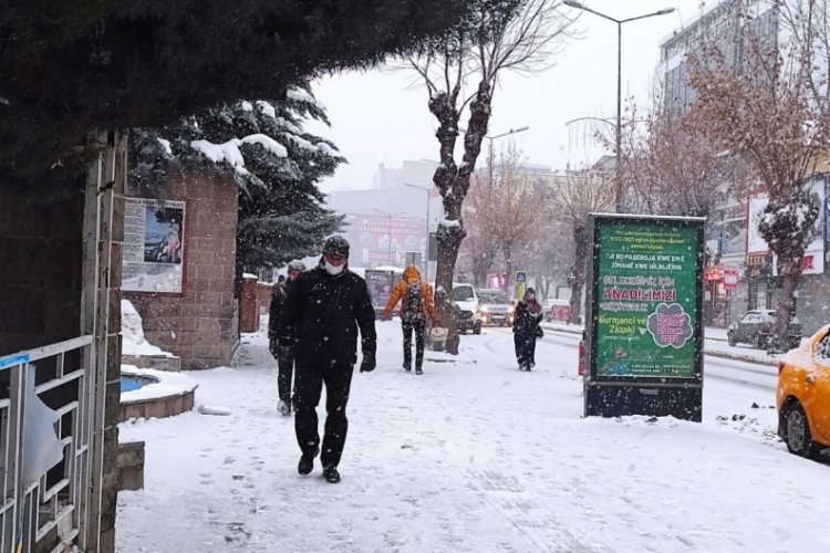 Van'da hava koşulları nedeniyle 1018 yerleşim yerine ulaşım yok