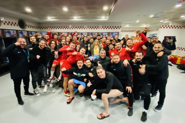 Berna G&ouml;zbaşı "B&uuml;y&uuml;k bir takım ve aile olduk"