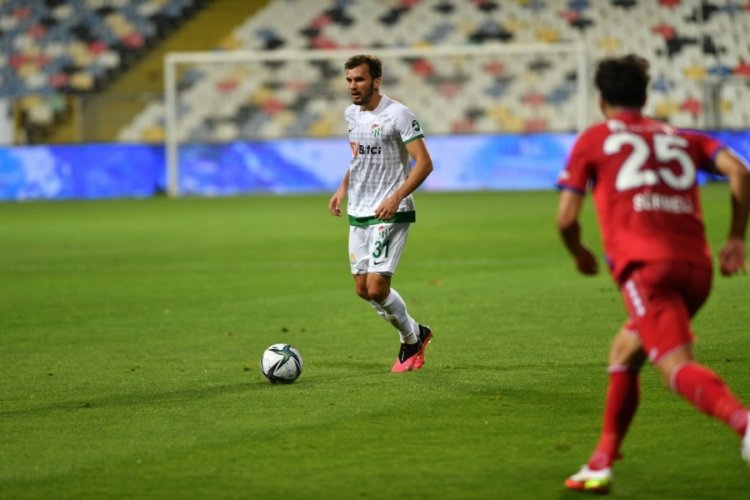 Bursaspor teknik ekibini eksik futbolcular d&uuml;ş&uuml;nd&uuml;r&uuml;yor