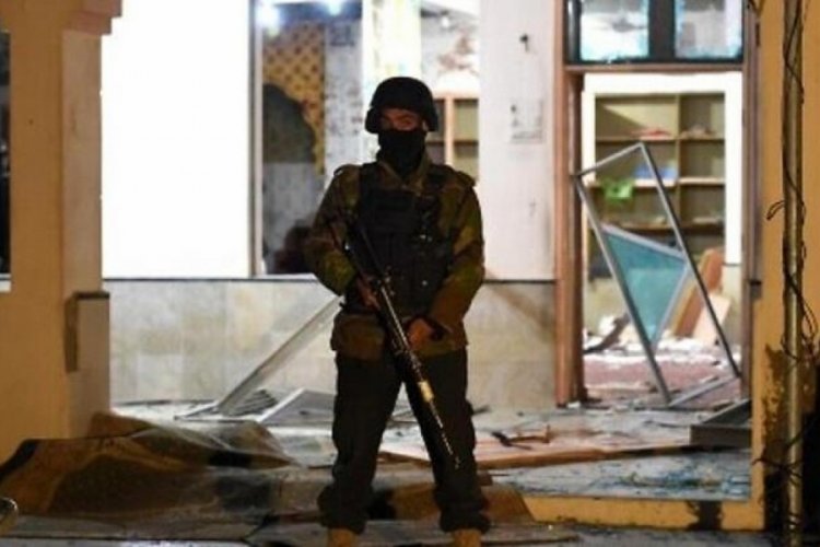 Pakistan'da bombalı saldırı: 3 &ouml;l&uuml;