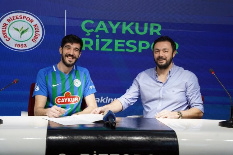 &Ccedil;aykur Rizespor, Kubilay Kanatsızkuş'u a&ccedil;ıkladı