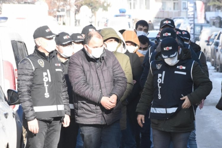 Eskişehir'de sahte para transferiyle ara&ccedil; sahiplerini dolandırmışlar