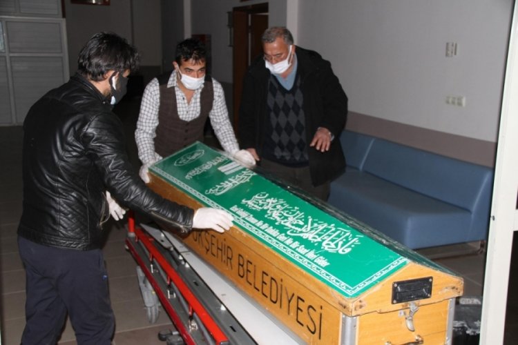 Mersin'de eşi tarafından &ouml;ld&uuml;r&uuml;l&uuml;p g&ouml;m&uuml;len Rim'in cenazesi, toprağa verildi