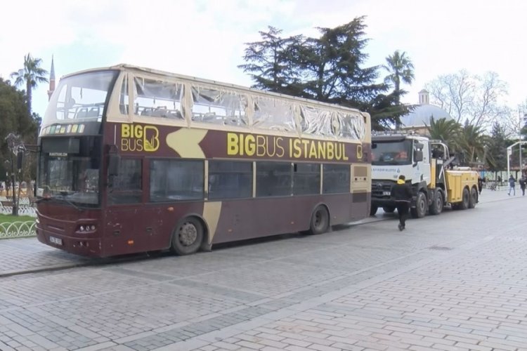 İstanbul Sultanahmet Meydanı'nda otob&uuml;s tartışması