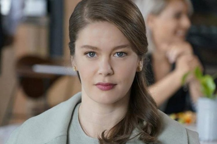 Burcu Biricik daha &ouml;nce bakın hangi işi yapmış