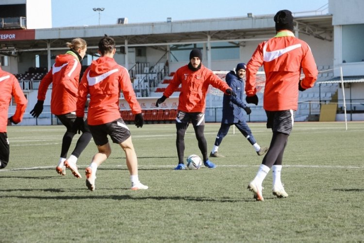 &Uuml;mraniyespor, Menemenspor'u konuk edecek