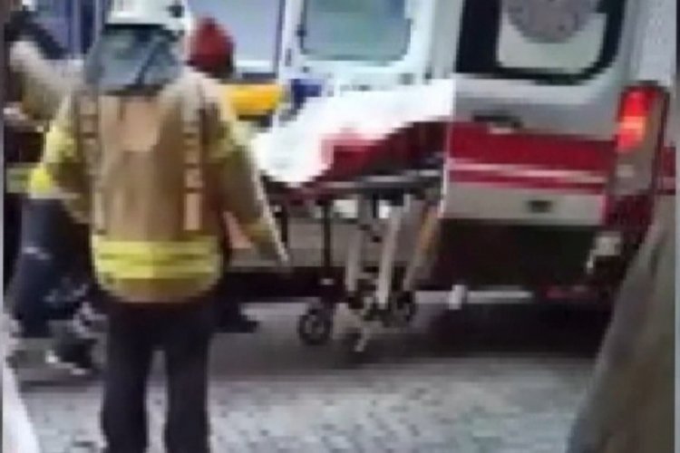 İstanbul Zeytinburnu'nda kargo şubesinde yangın; 1 &ouml;l&uuml;