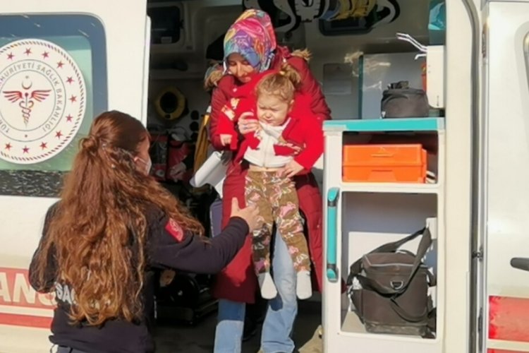 Bursa'da fare zehrini 'şeker' zannedip yiyen kardeşler tehlikeyi atlattı