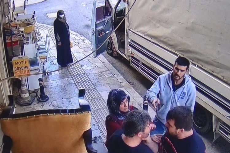 Antalya'da koltuk d&ouml;şemecisi ile nakliyecinin '50 lira' kavgası