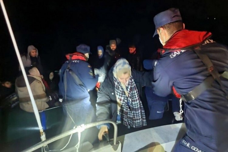 Muğla Bodrum a&ccedil;ıklarında 18 ka&ccedil;ak g&ouml;&ccedil;men kurtarıldı