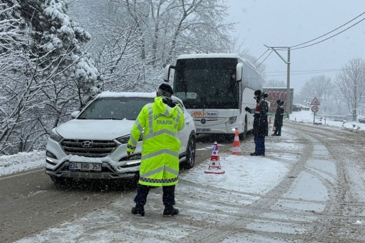 Uludağ'a zincirsiz &ccedil;ıkışa izin yok