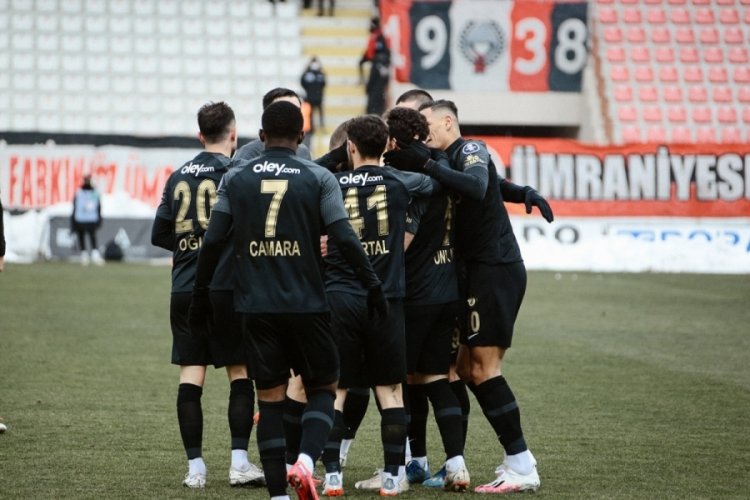 Recep U&ccedil;ar "Bu zorlu şartlarda kazanılan 3 puandan dolayı mutluyuz"