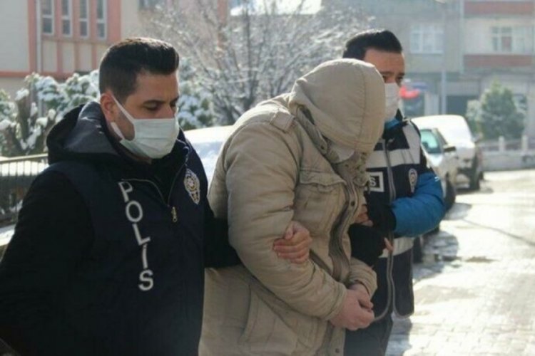Sokak kedisini işkenceyle &ouml;ld&uuml;ren adam tutuklandı